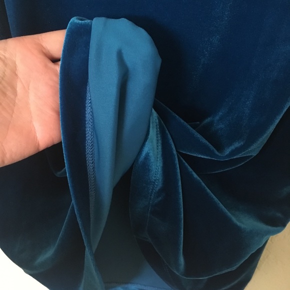 ✨Stunning✨Velvet Peacock Blue Tank Top💙Petite XL - Picture 8 of 8